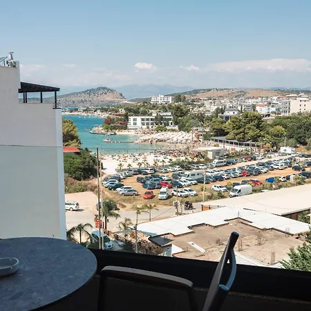 Ξενοδοχείο Light Εξαμίλιο