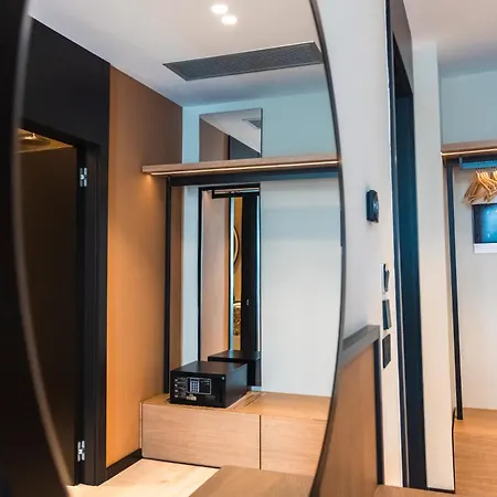 Light Hotel 4*