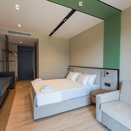 Light 4* Ksamil