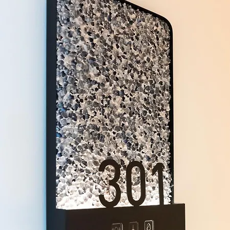 Light Ξενοδοχείο 4*