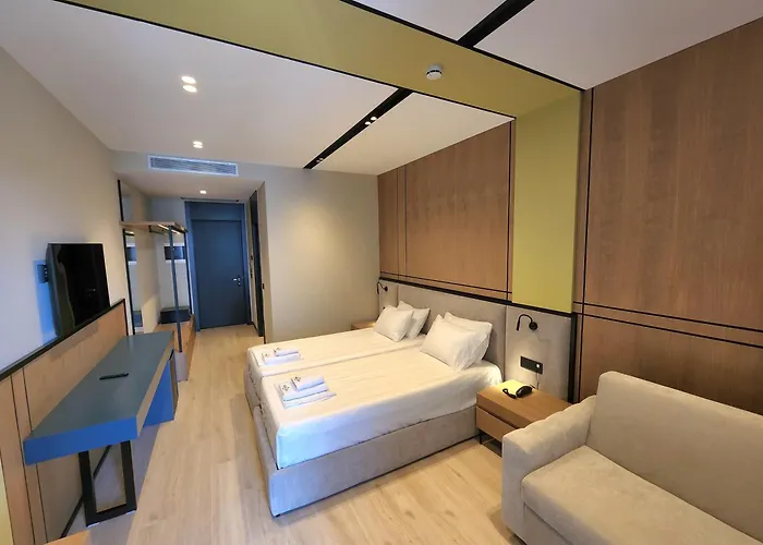 Light 4* Ksamil
